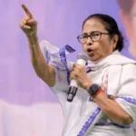 அந்த பெண்ணை நீக்குங்கள், இல்லையேல் பத்திரிகை அலுவலகத்தை கொளுத்துவோம்: வங்கதேச அமைப்பு மிரட்டல்..!