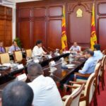 லடாக்கில் பனிச்சரிவில் புதைந்த வாகனங்கள்!.. 7 பேர் பலி!