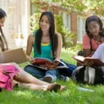 லெபனான் குடியிருப்பு பகுதியை தாக்கிய இஸ்ரேல்!.. வீடுகள் தரைமட்டம்!. பலரும் பலி!