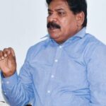 குஷ்புவுக்கு நான் தேவையில்ல போல!.. அதான் கல்யாணத்துக்கு கூப்பிடல!.. ராதாரவி ஓப்பன்..