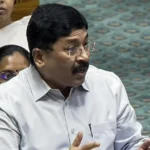 கிசுகிசு விற்று 2 வீடுகள் வாங்கிய மூதாட்டி!.. ஒவ்வொன்னுக்கும் ஒரு அமௌண்ட்!..